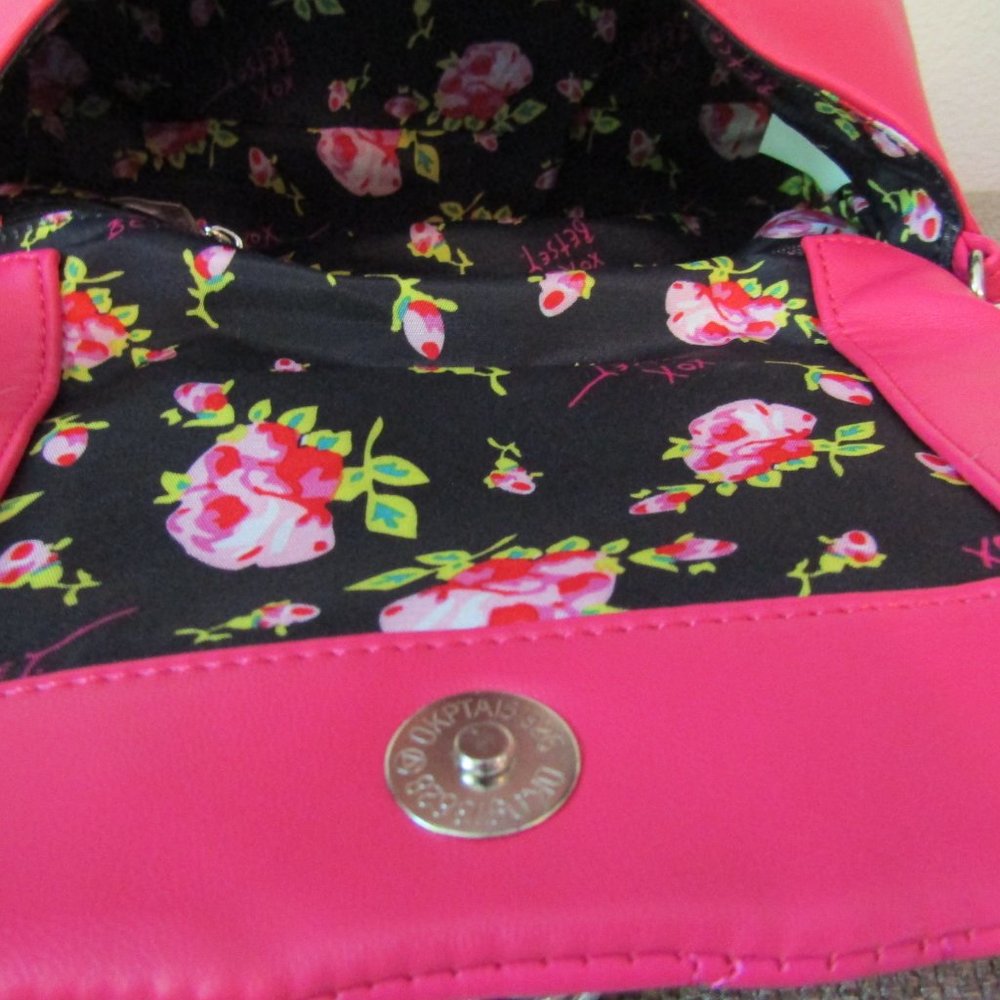 Betsey Johnson Fuchia XOGABBY Puff Heart Crossbody💖 - Picture 5 of 12